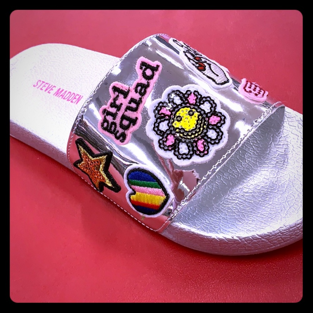 ‼️SOLD‼️Steve Madden silver emoji kids slide sanda